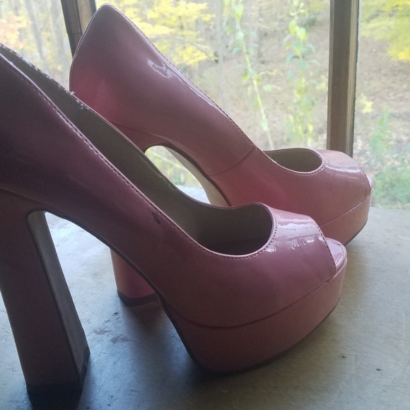 Peachy/pink patent Steve Madden heels. NWT. - Picture 7 of 8